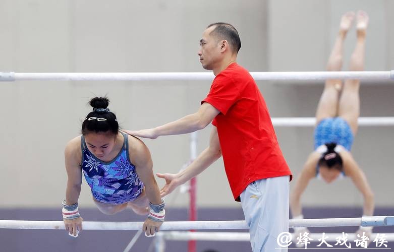 中国体操队冬训进行时:提升难度、适应赛制 中国体操队冬训进行时:提升难度、适应赛制